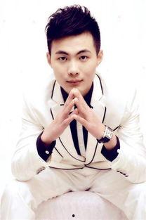 黄尹个人资料,才华横溢的音乐才子，演绎独特音乐风格